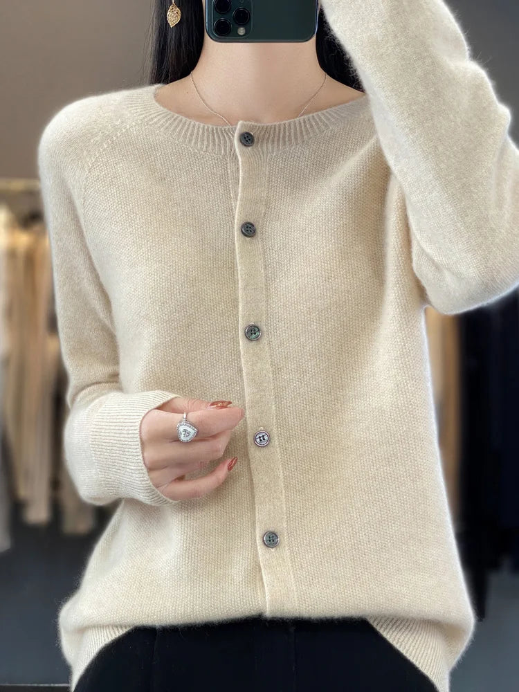 Vittoria | Cardigan Donna Elegante Abbottonatura Classica Vestibilità Ampia 2