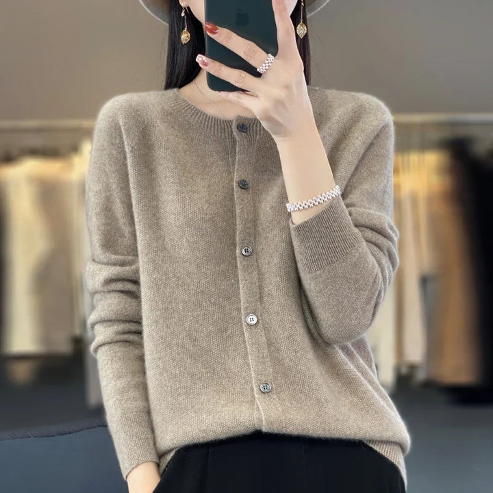 Vittoria | Cardigan Donna Elegante Abbottonatura Classica Vestibilità Ampia 9