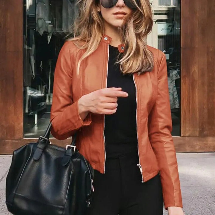 Phoebe | Slim-Fit Faux Leather Jacket – Stylish Cropped Design for Women