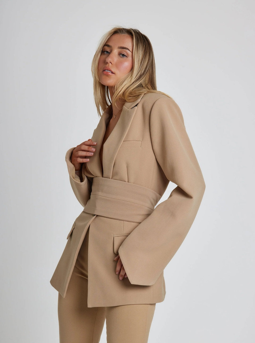 Freya | Blazer Elegante con Cintura da Donna