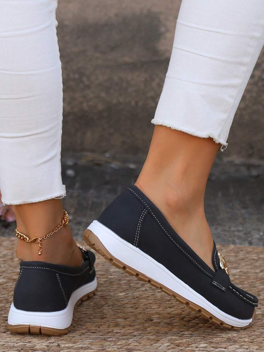 Clara | Orthopädische Slip-on-Mokassins mit elegantem Metalldetail
