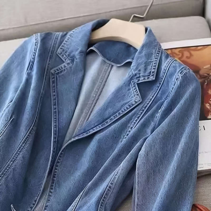 Clara | Casual and refined denim blazer