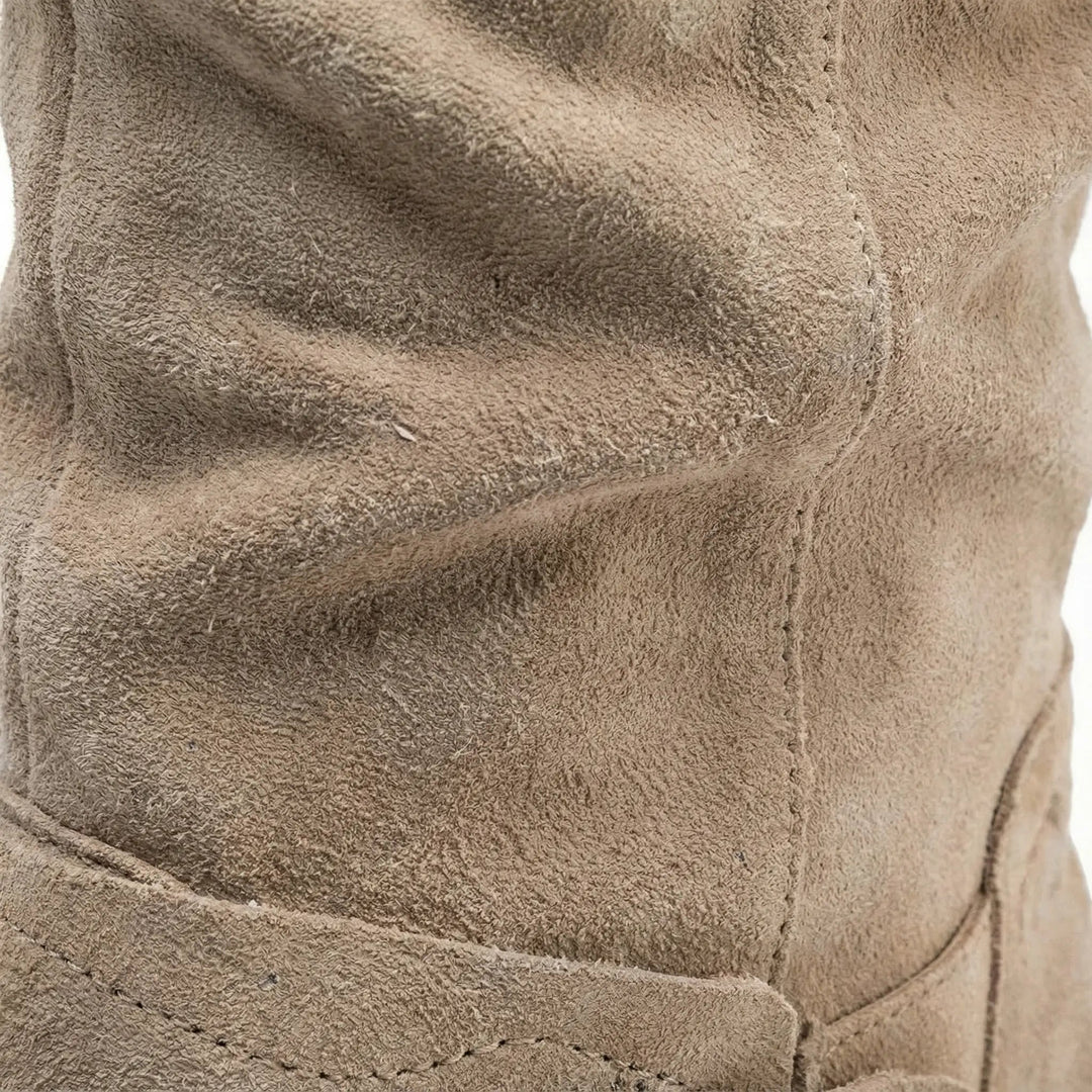 Aurora | Weiche knielange Stiefel mit Riemchen am Knöchel