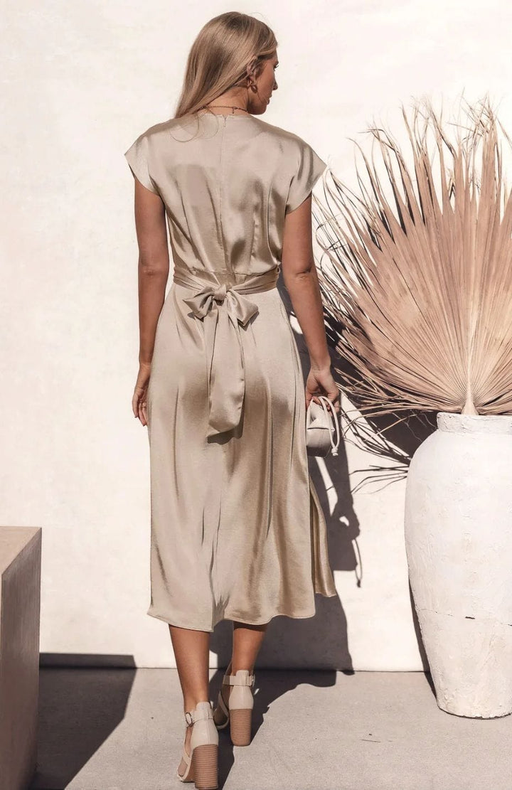 Parnella | Elegant Summer Midi Dress