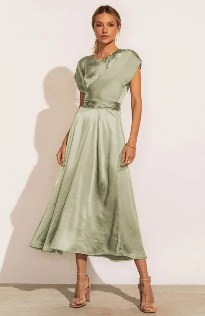 Parnella | Elegante abito midi estivo