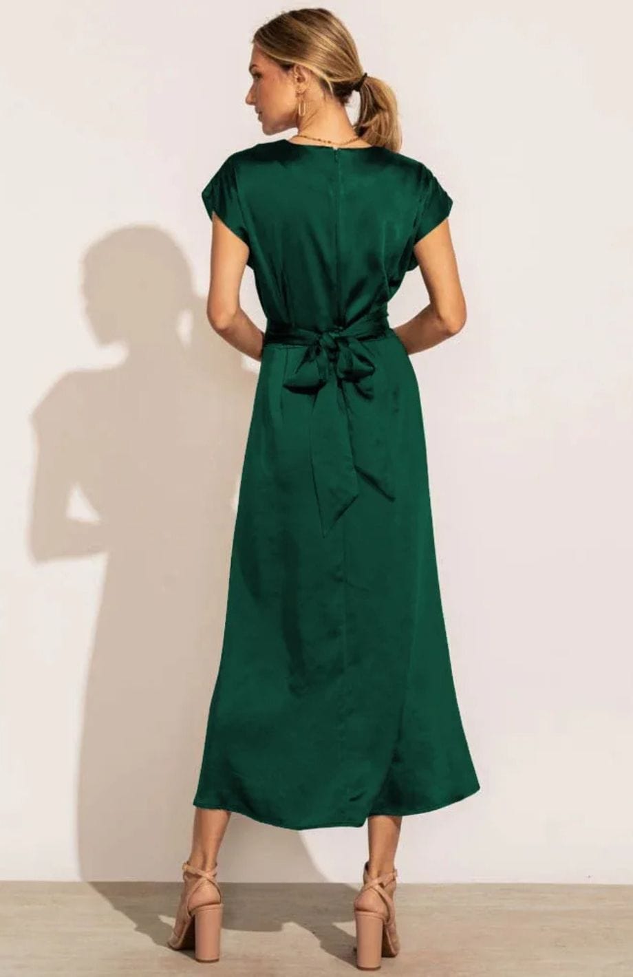 Parnella | Elegant Summer Midi Dress