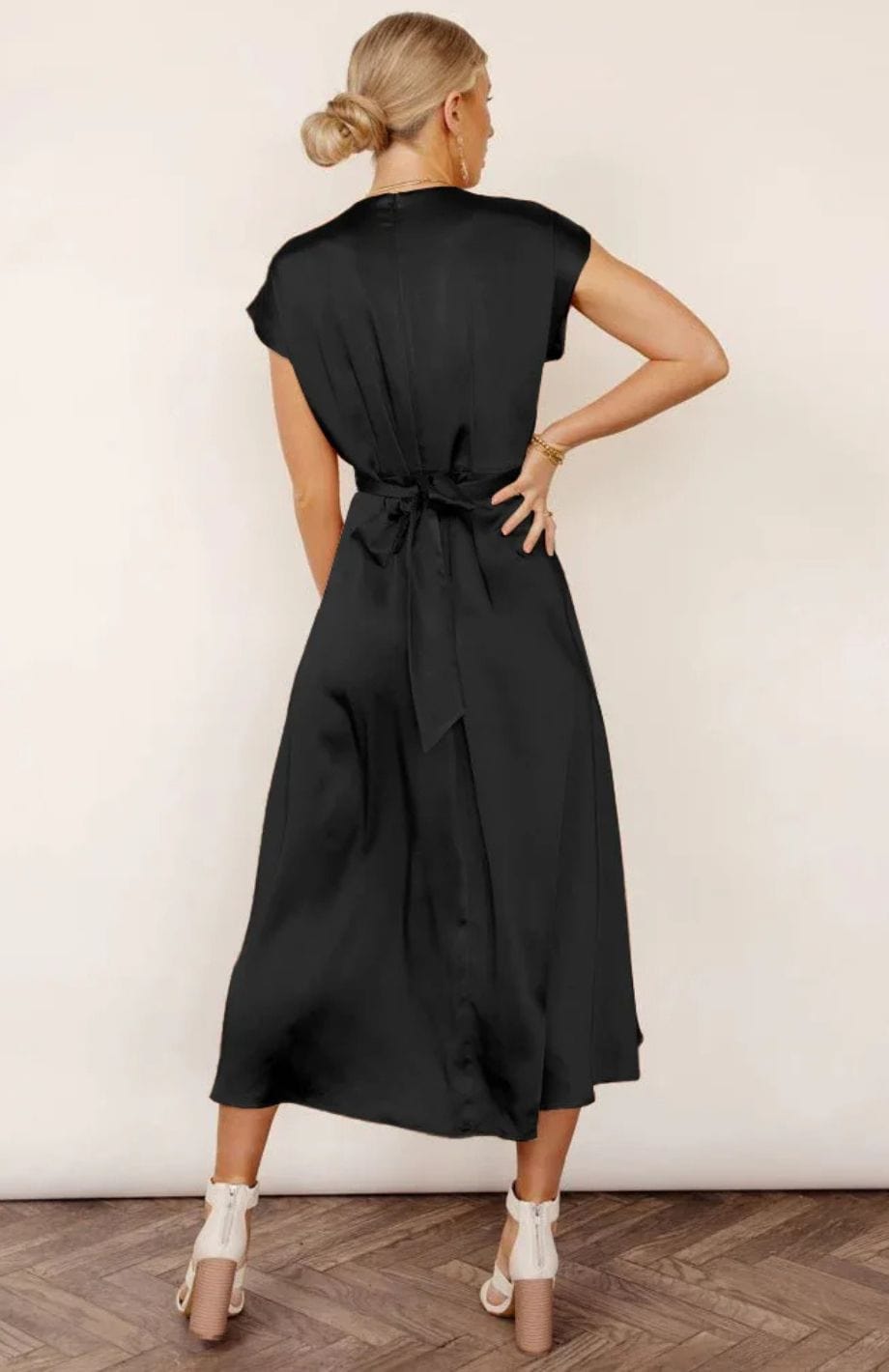Parnella | Elegant Summer Midi Dress