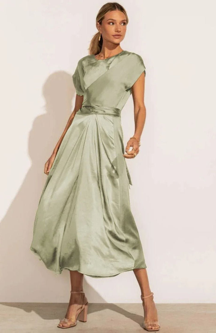 Parnella | Elegante abito midi estivo